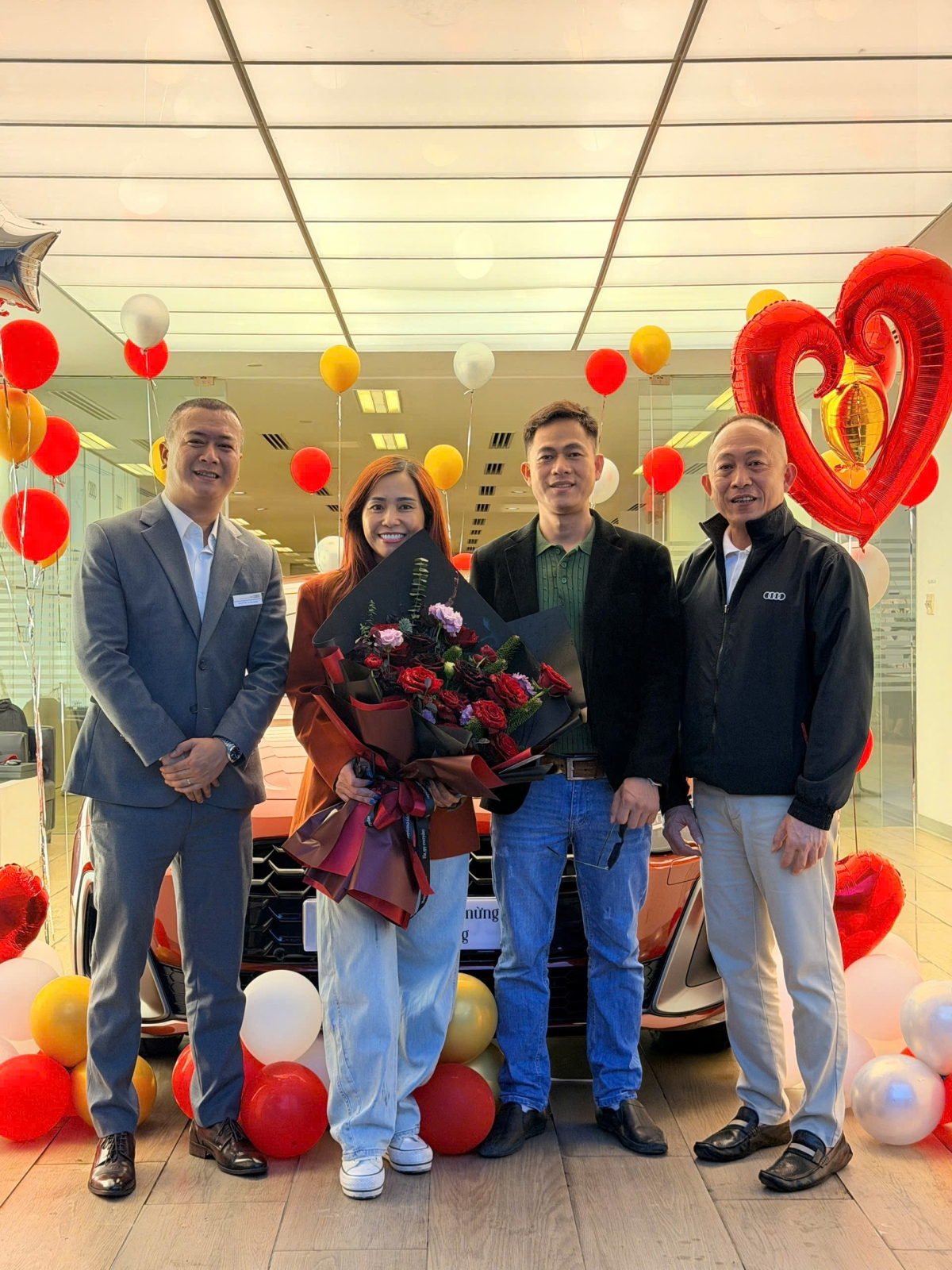 Audi Đà Nẵng trân trọng gửi lời tri ân sâu sắc đến Quý khách hàng vì đã tiếp tục đặt trọn niềm tin vào thương hiệu với lựa chọn Audi A5 – mẫu xe sinh ra để dẫn đầu