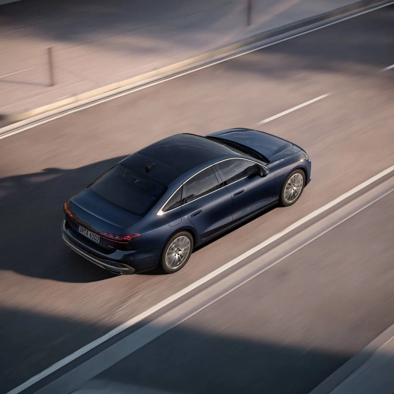 Cảm nhận niềm vui lái xe vô tận, được kiến tạo bởi sự chuẩn xác tuyệt đối có thể chạm tới qua tay lái