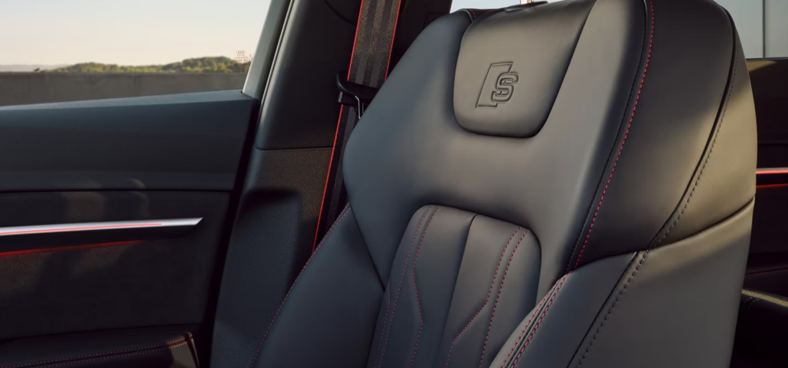 Điểm nhấn sắc đỏ: 